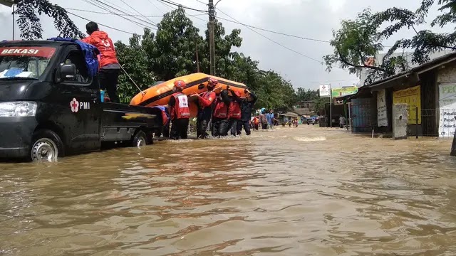 Berita Banjir Hari Ini Di Bekasi 31 Titik di Kota Bekasi Masih Banjir, Ini Tanggapan DPRD | Hari Jummaulana