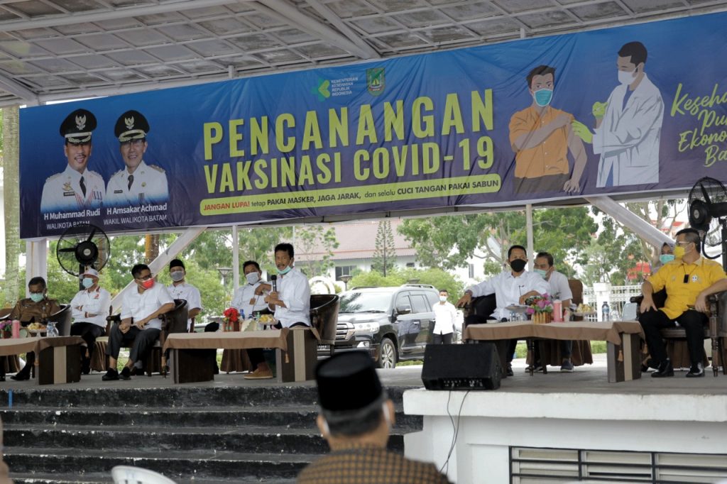 Pemko Batam Sosialisasikan Vaksinasi Covid-19 Kepada MasyarakatPemko Batam Sosialisasikan Vaksinasi Covid-19 Kepada Masyarakat