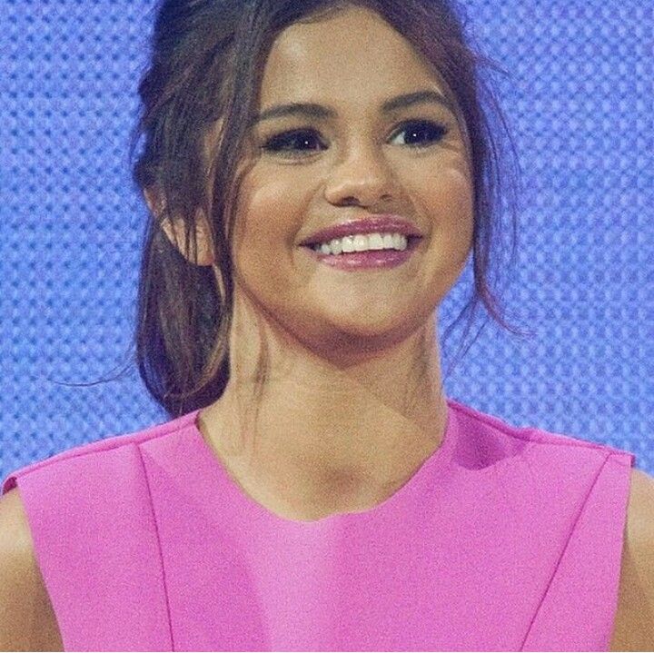 The 411 Dirt Did You Know Selena Gomez Has VENEERS?! *2019*