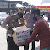 Anggota Satlantas Polresta Bandung Patungan Bantu Masyarakat