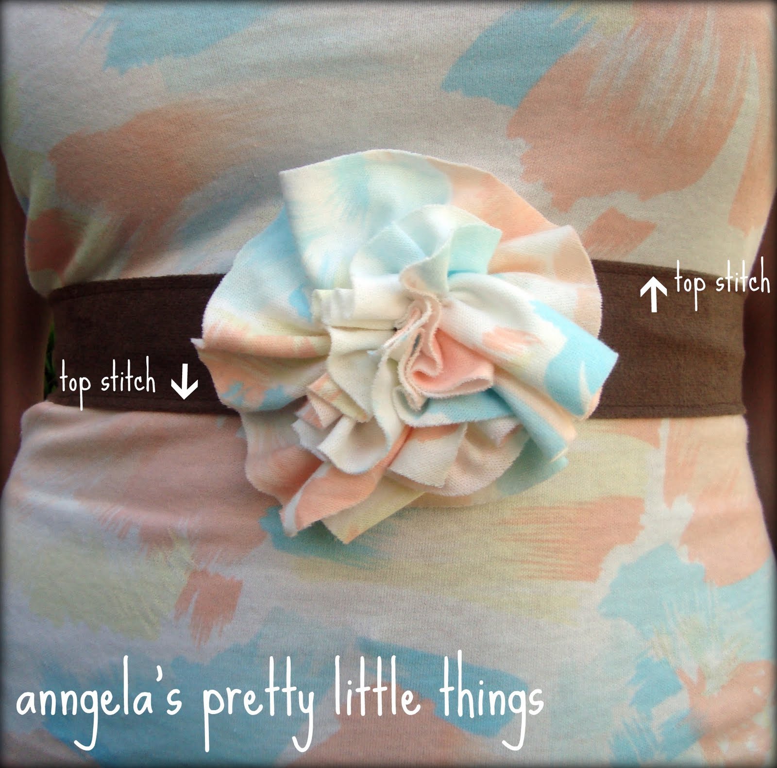 Anngela's Pretty Little Things: Fabric Flower Belt {Mini Tutorial}