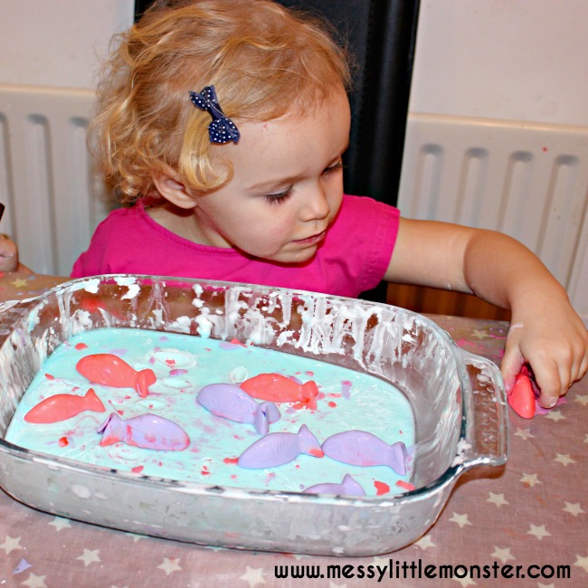 How to make frozen oobleck. Fish themed sensory play for toddlers and preschoolers. Easy science for kids.