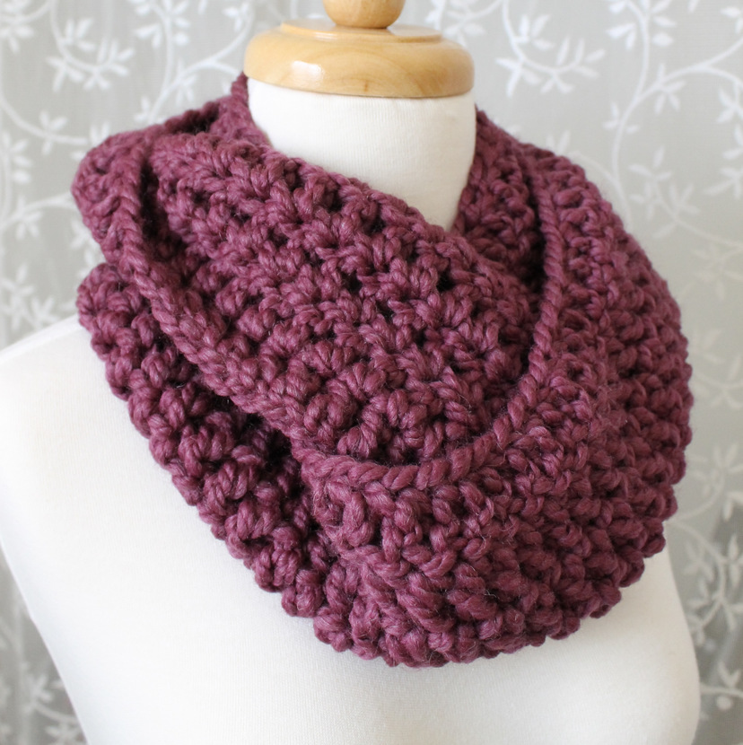 Sew Chatty: {One Skein Infinity Scarf Pattern}