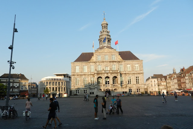 Holandia - Maastricht - Markt - ratusz