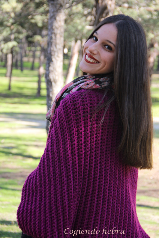 Cogiendo Chaqueta kimono a ganchillo.