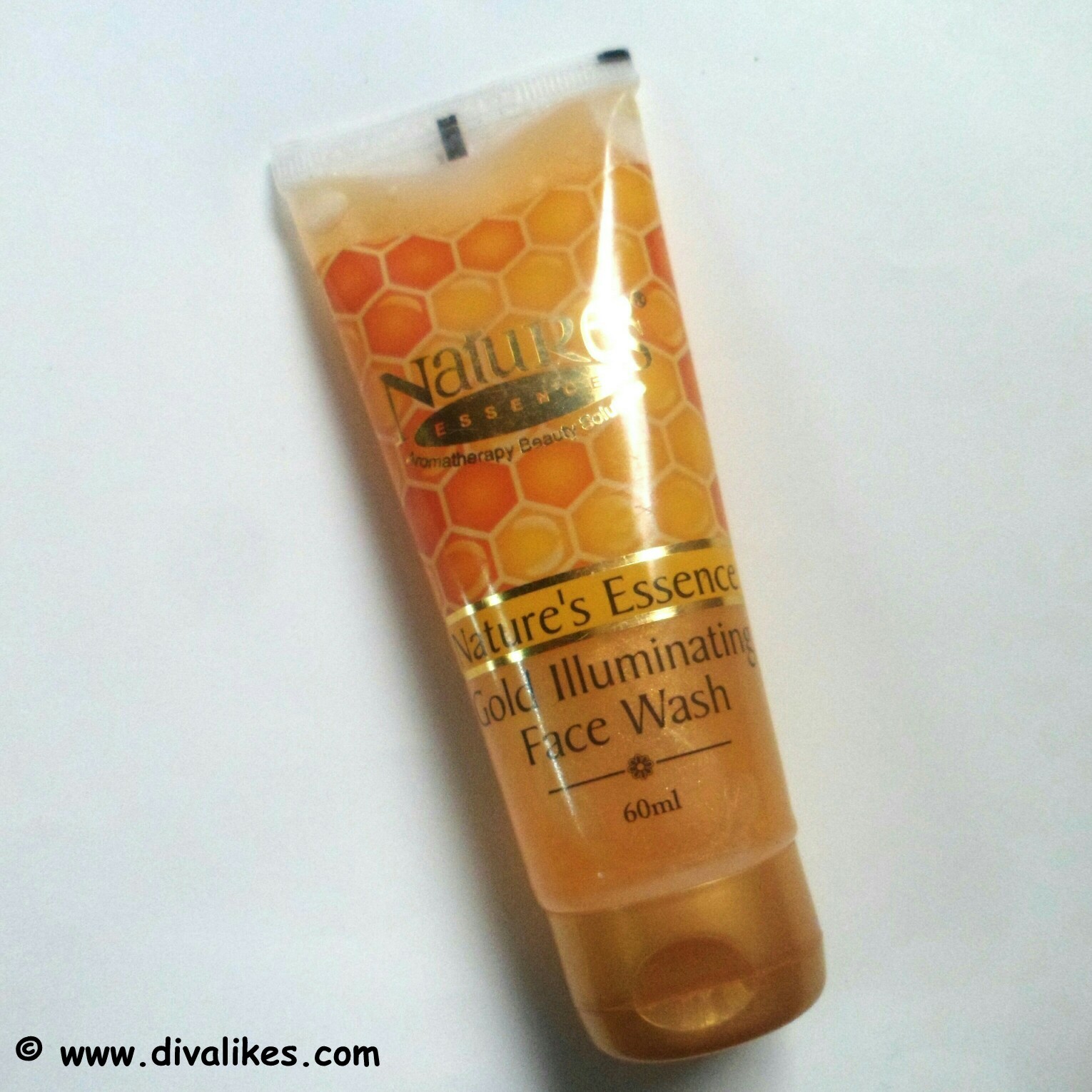 Nature's Essence Gold Illuminating Face Wash Review Diva Likes