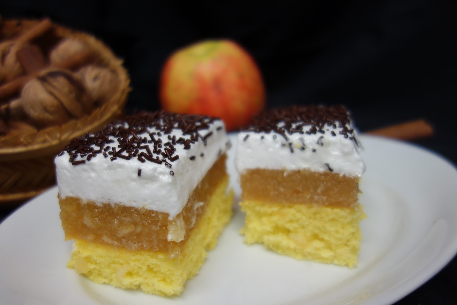 Prajitura cu mere si bezea