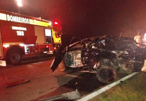 Acidente carro de Major Vieira na BR-116 em Papanduva Acidente carro de Major Vieira na BR-116 em Papanduva