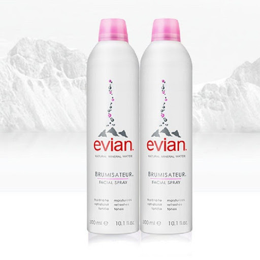 Xịt khoáng Evian