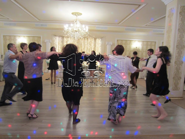 Petrecere de nunta - Empire Events - DJlaPetrecere.ro - 0768788228 Petrecere de nunta - Empire Events - DJlaPetrecere.ro - 0768788228