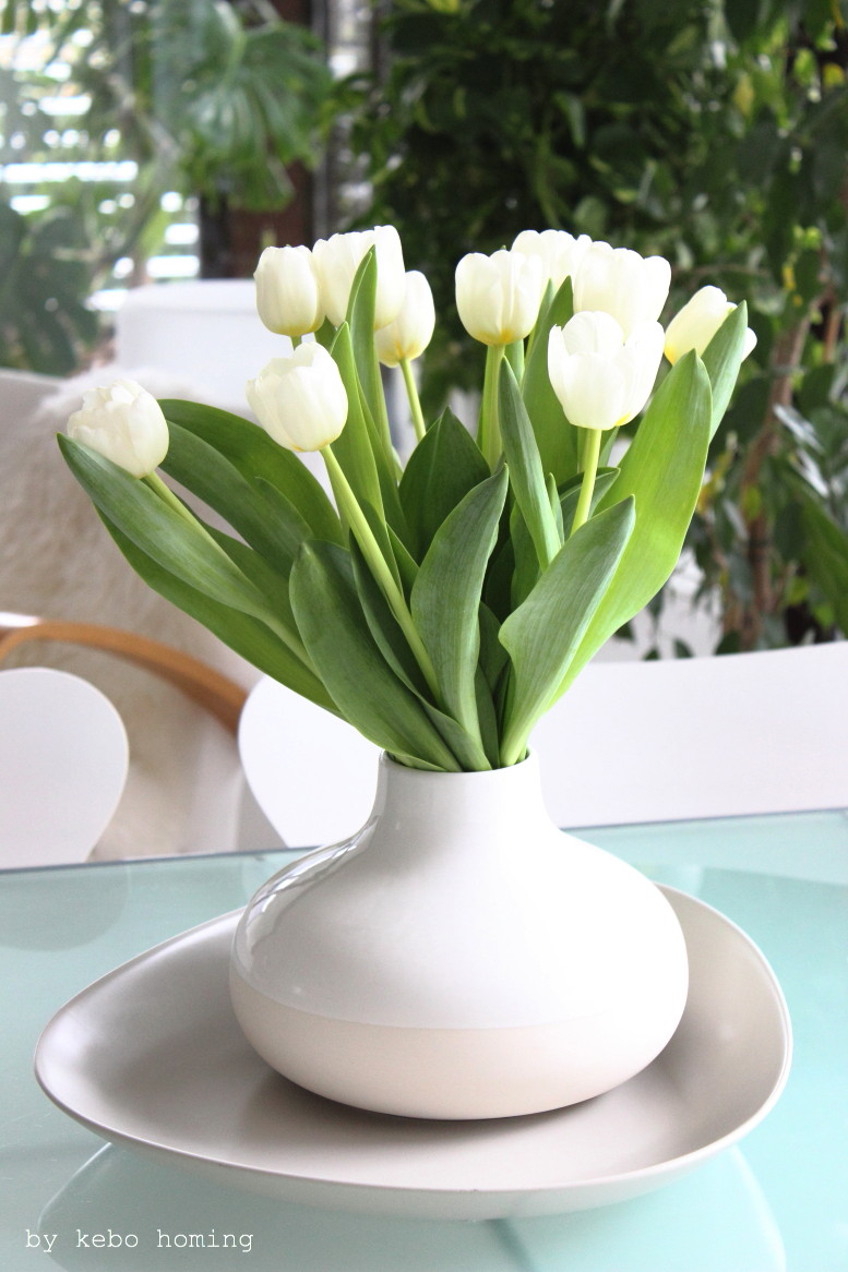 Blumen am Freitag, weiße Tulpen, friday flowerday, tulips in white beim Südtiroler Food- und Lifestyleblog kebo homing, flower photography