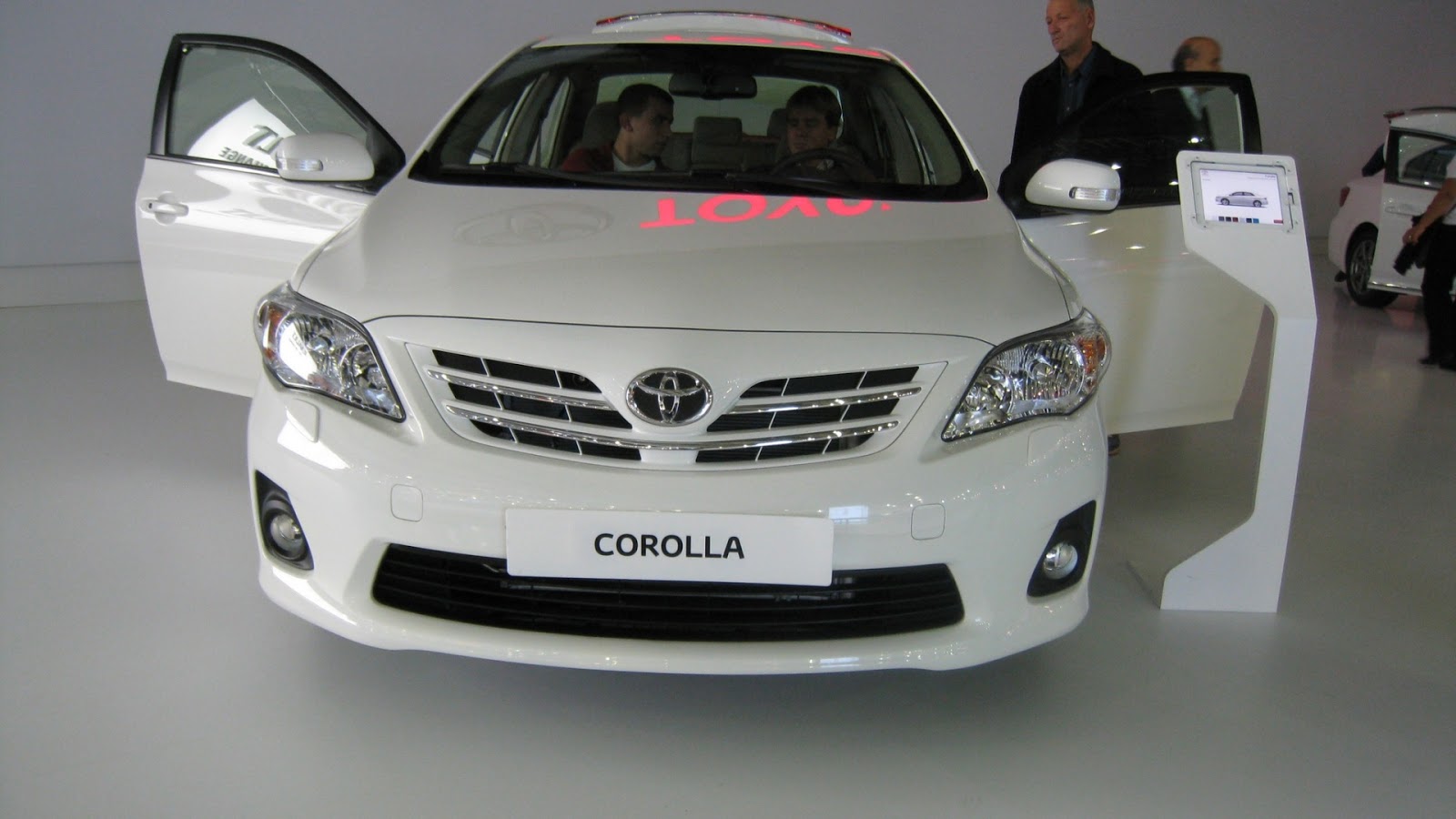 Latest Cars Models: Toyota corolla 2013