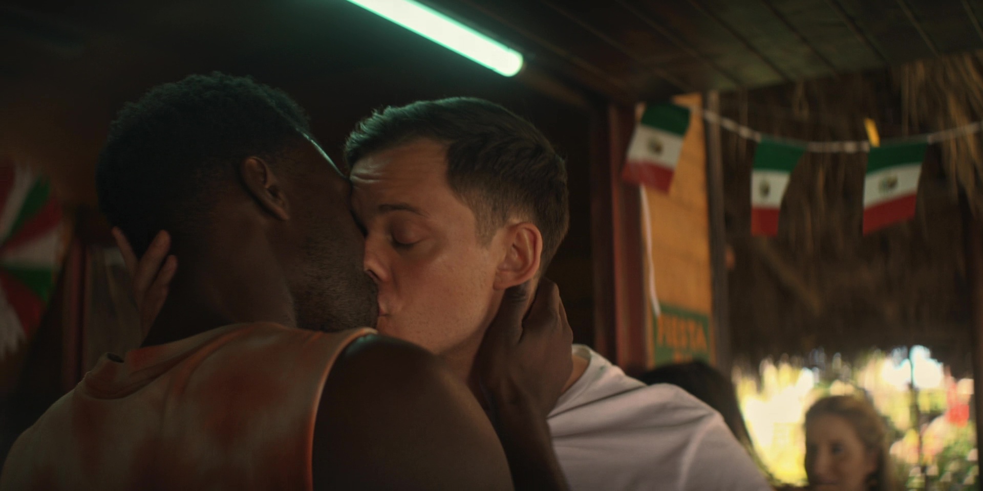 Bill Skarsgård & Nathan Stewart-Jarrett: Scene Gay.