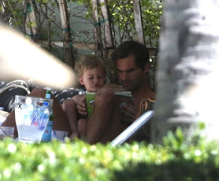 Photos: Roger Federer & Family Relax Poolside in Miami