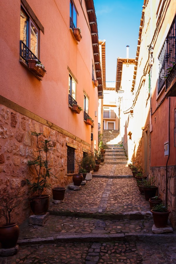 Ruta de los pueblos rojos de Segovia. Ayllón