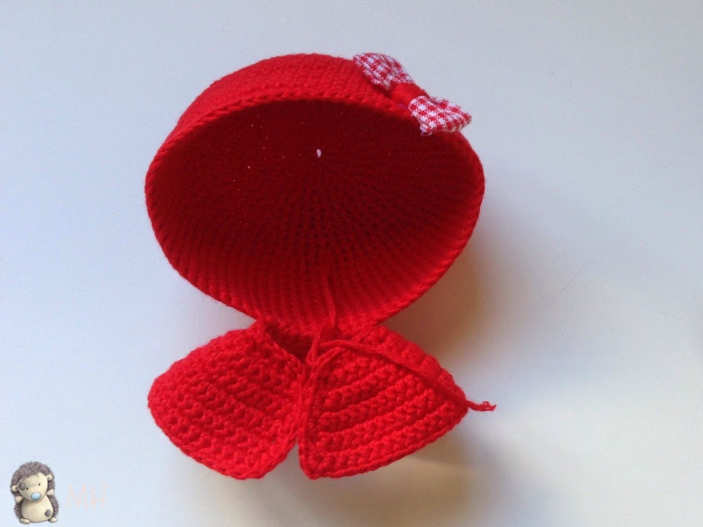 Hello Kitty caperucita roja amigurumi
