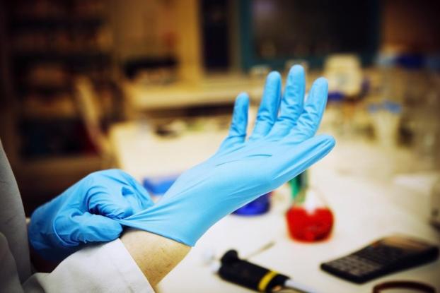 Κορωνοϊός: 11 τόνοι υγειονομικού υλικού από τα Ηνωμένα Αραβικά Εμιράτα στην Ελλάδα