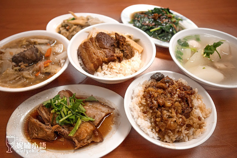 【晴光商圈美食】黃記魯肉飯。市場扛霸子排隊小吃 【晴光商圈美食】黃記魯肉飯。市場扛霸子排隊小吃