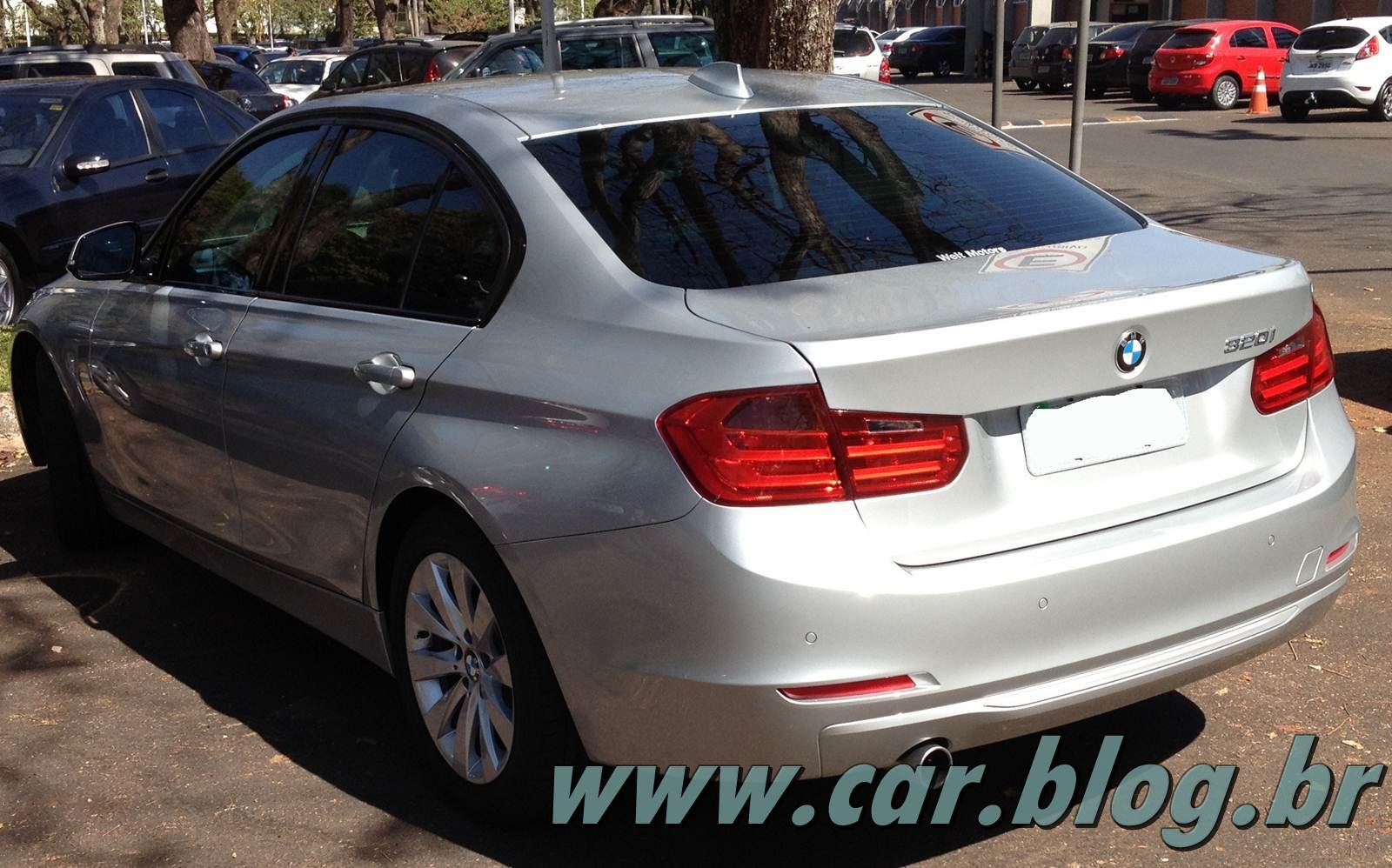 BMW 320i 2013: preço, fotos, consumo e ficha técnica