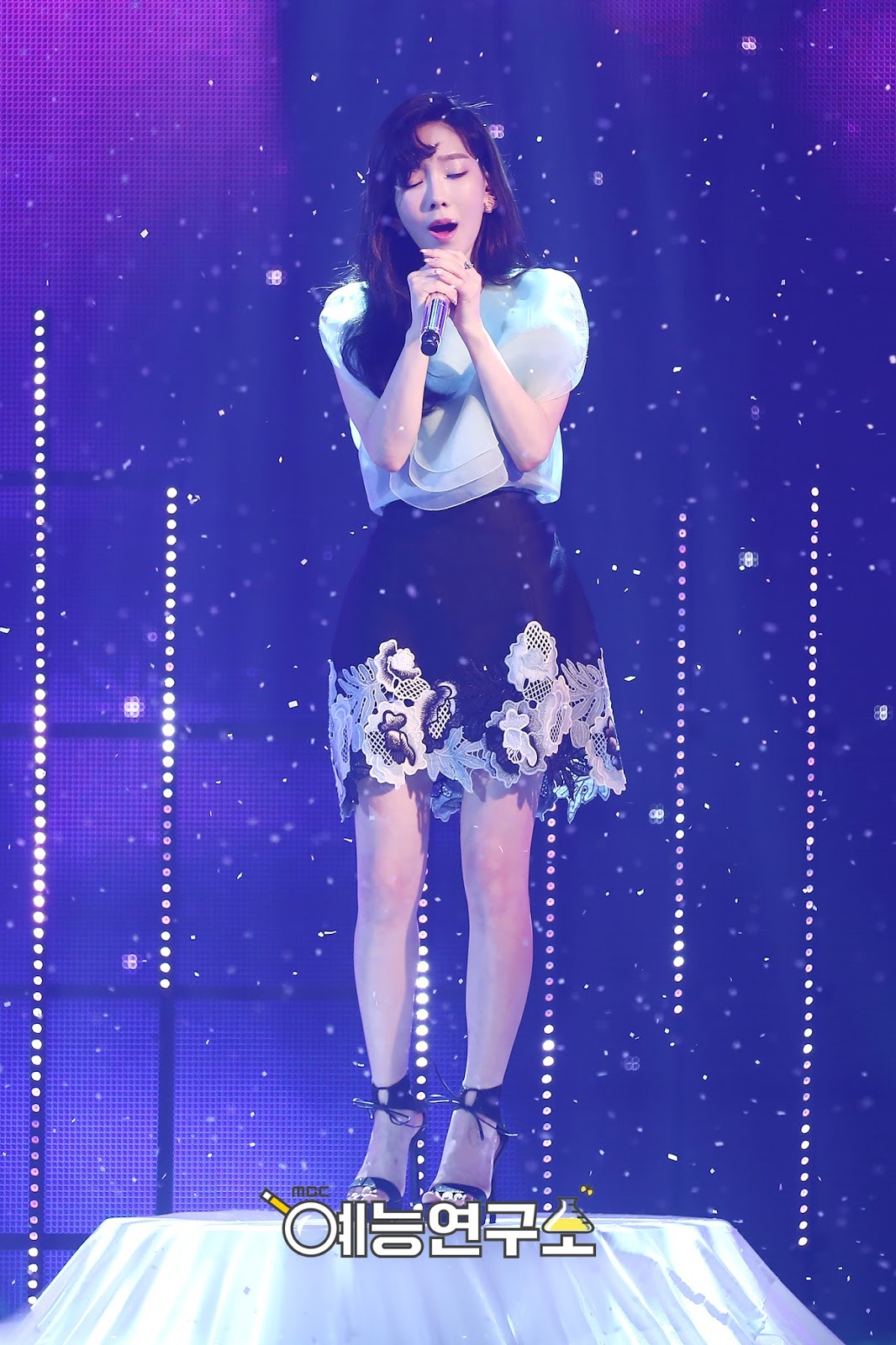 Browse SNSD TaeYeon&rsquo;s official pictures from Music Core - Wonderful