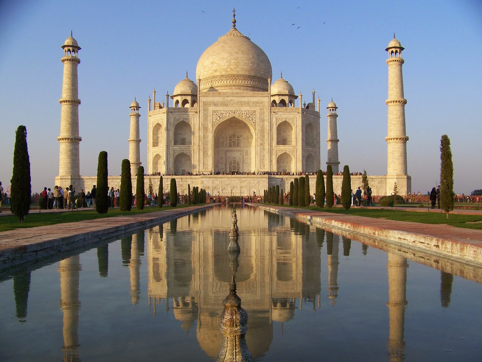 essay on indian monuments