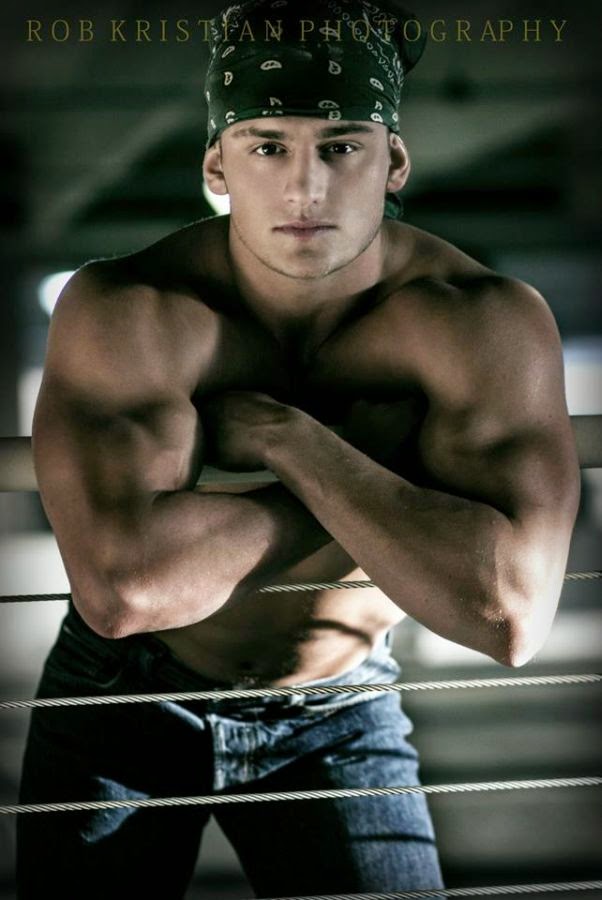 Фитнес модель Bryant Wood