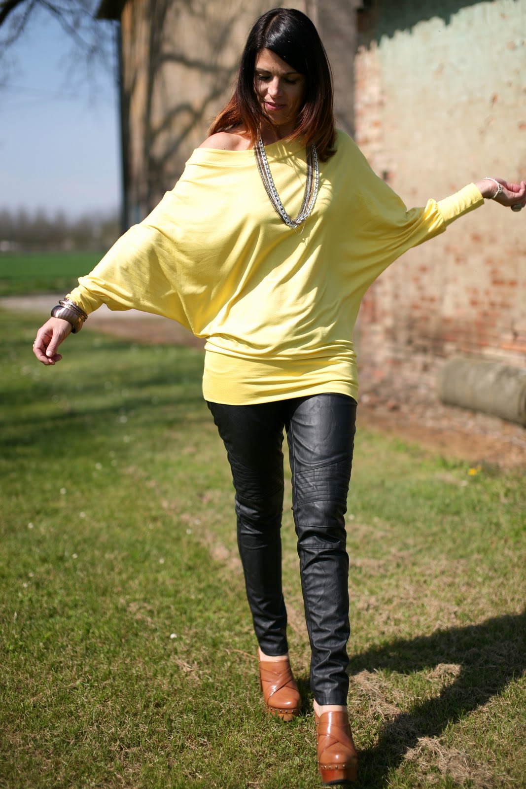 ChiccaStyle: Yellow Sunshine Top And Black Leather Pants