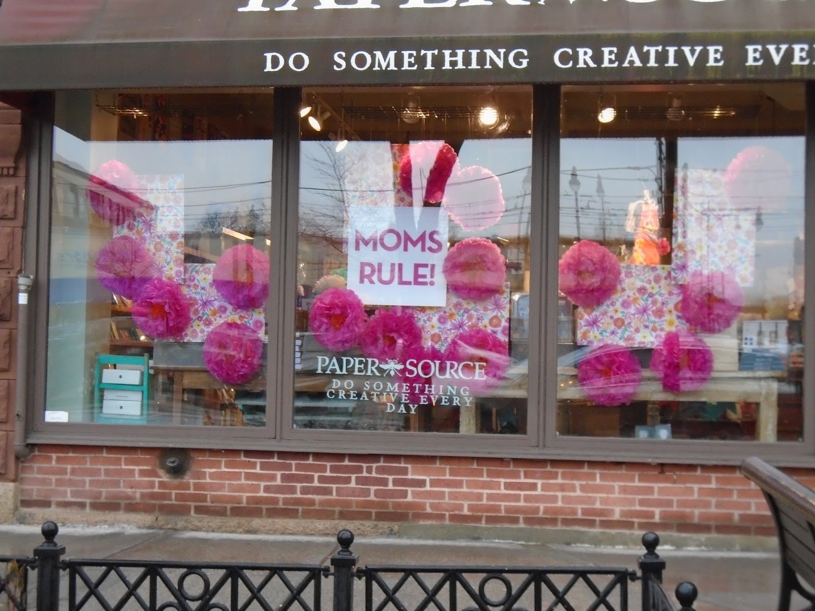 Moms Rule! (April, 2016)