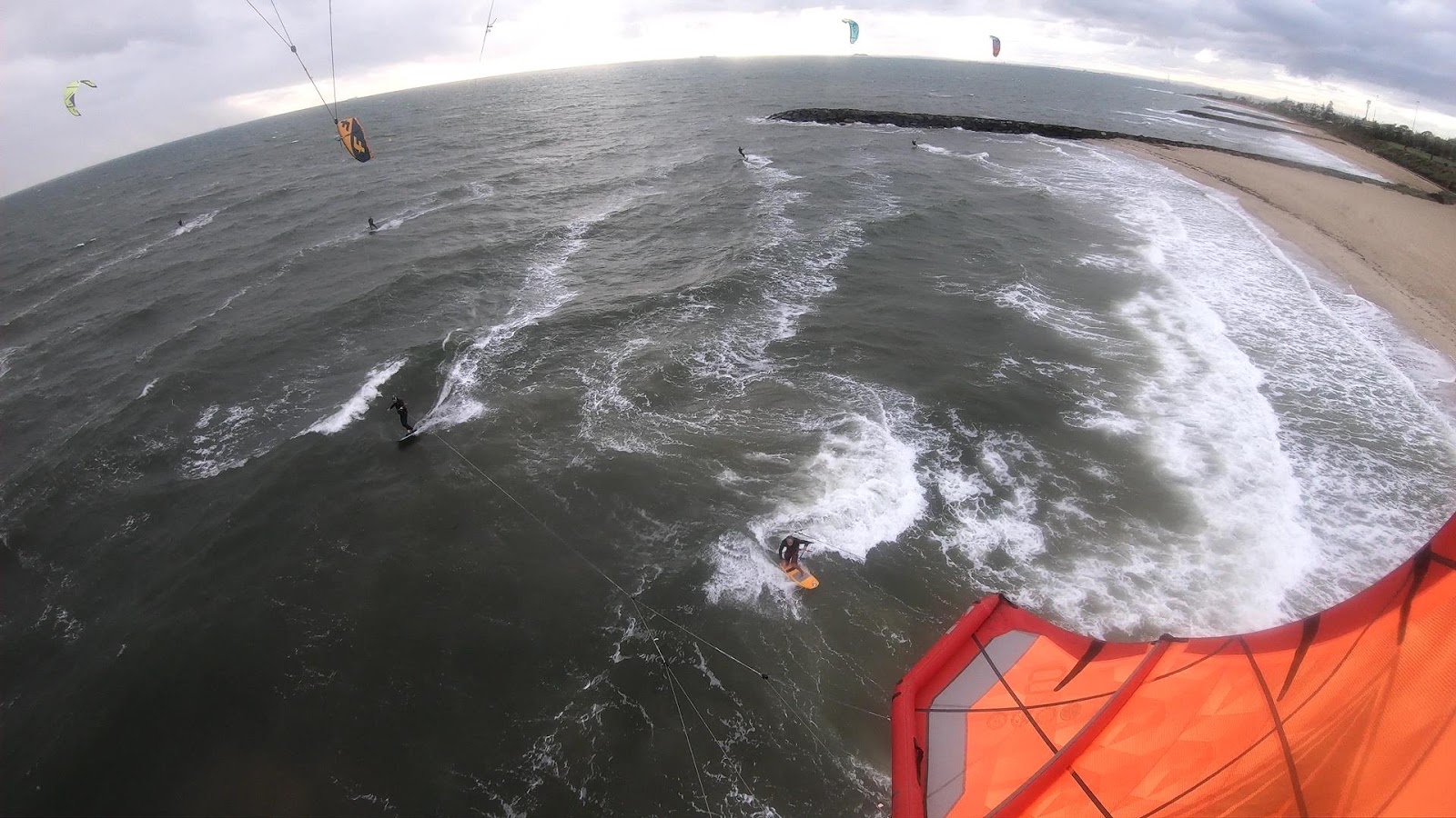 Peter's kitesurfing blog Kitesurfing Hampton with strong south westerly