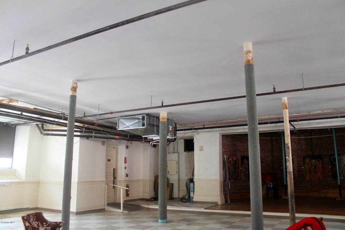 From City to Suburbia 40 Melville St Pittsfield, MA 01201