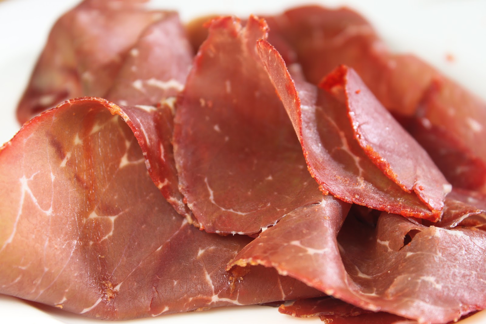 бастурма эребуни. мцвади бастурма. бастурма из говядины. бастурма. бастурма армянская.