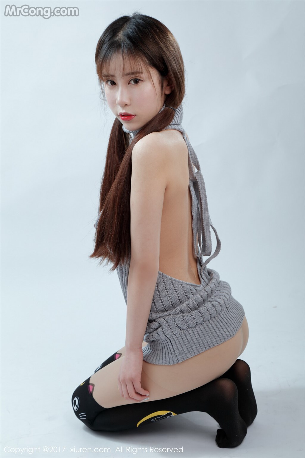 XIUREN No. 749: Model Luo Li You You Jiang (萝莉 悠悠 酱) (42 photos)