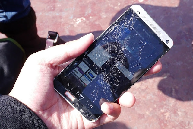 Điện thoại HTC chỉ vỡ kính , Màn hình hiển thị bình thường Điện thoại HTC chỉ vỡ kính , Màn hình hiển thị bình thường
