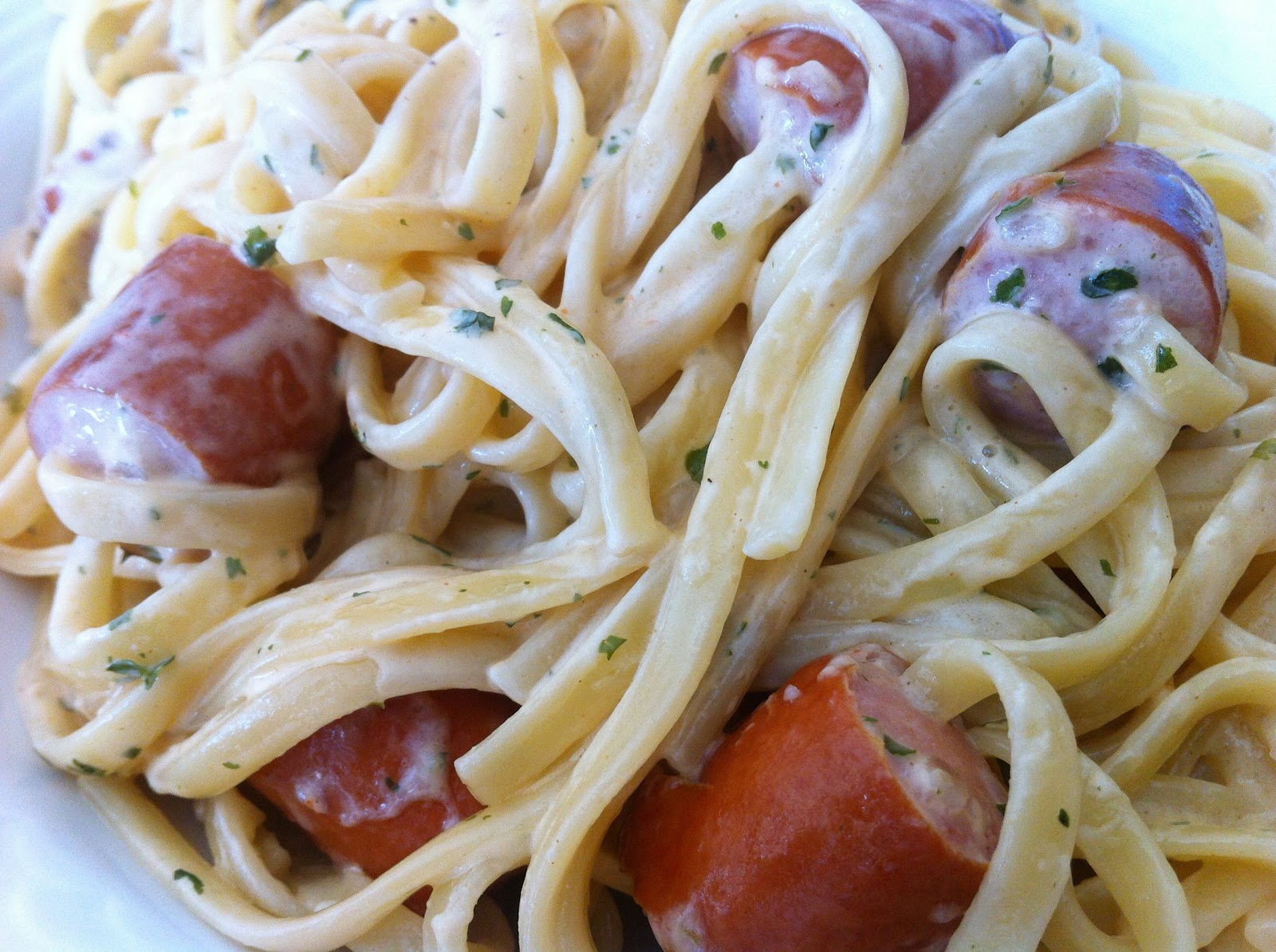 Saucisses farcies aux spaghetti funambul(in)e Saucisses farcies aux