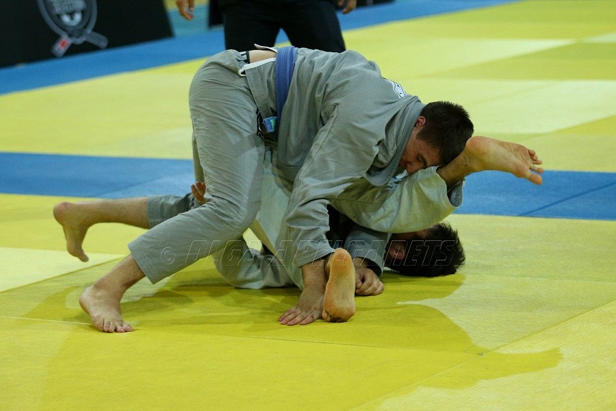 слэм бжж. дзюдо завуров. турнир джиу джитсу. джиу джитсу партер. борьба дзюдо джиу-джитсу.