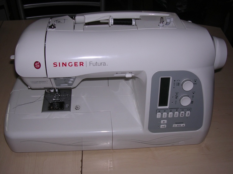 Ange's Blog Machine à coudre et à broder Singer FUTURA XL 550