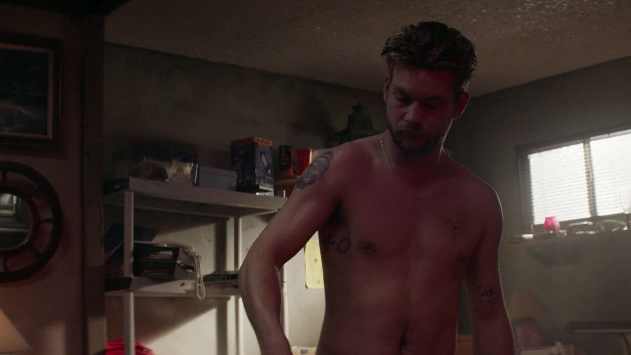 Jake Weary and Spencer Treat Clark shirtless in Animal Kingdom 3-12 "H...