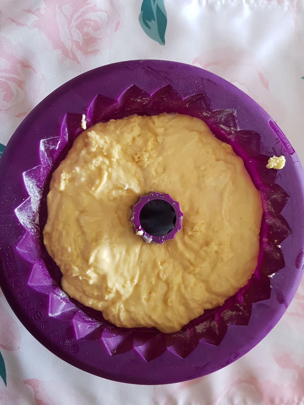 Zitronen Joghurt Gugelhupf mit Maismehl Zitronen Joghurt Gugelhupf mit Maismehl