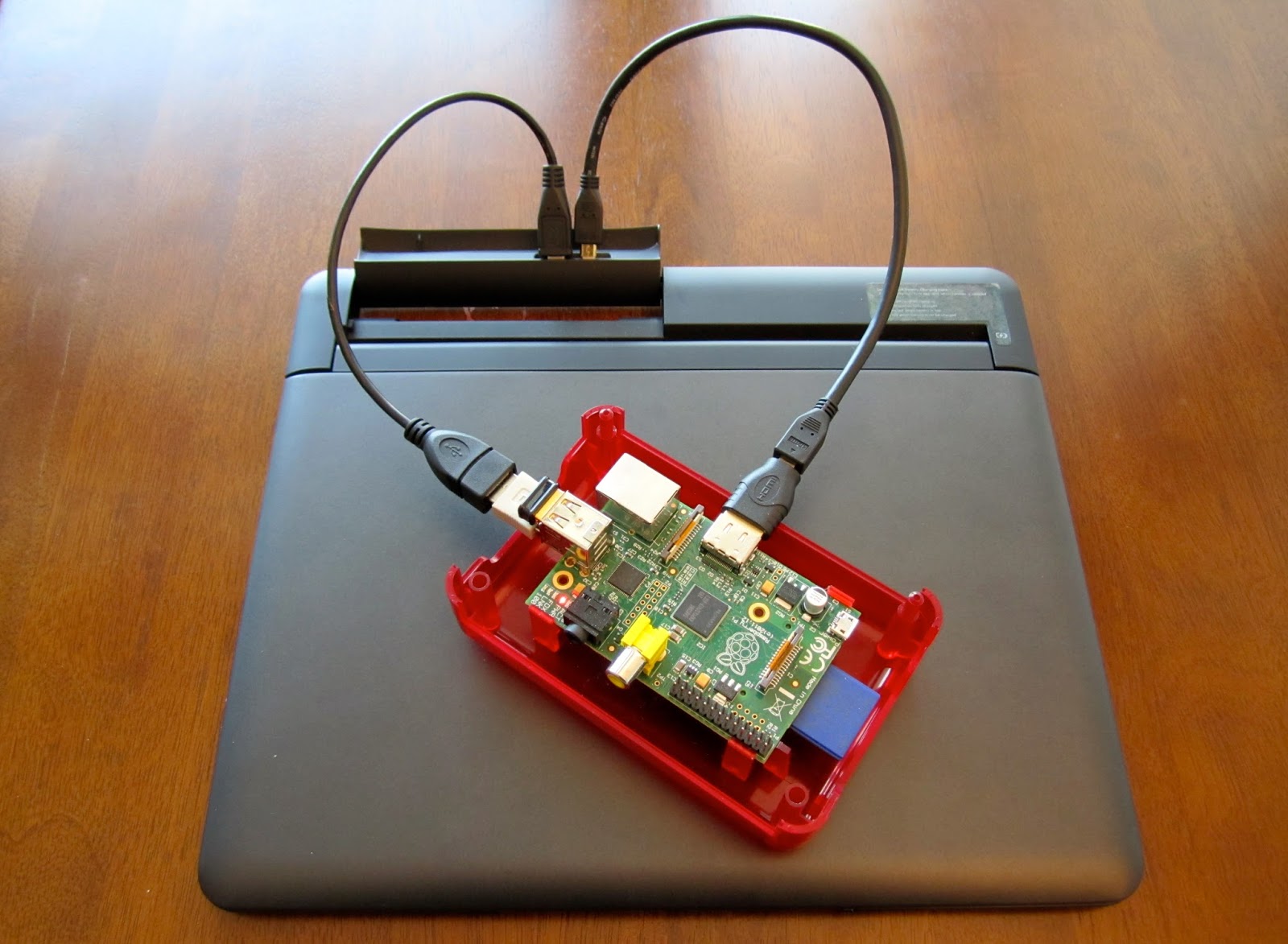 How To Make A Raspberry Pi Laptop With A Discontinued Moto Lapdock