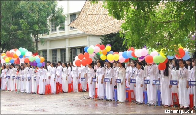 lễ khai giảng không kém phần trang nghiêm