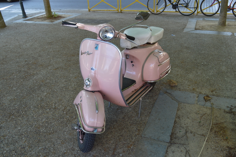 vespas in europe, vespa photos, vespa Italy, georgiana quaint