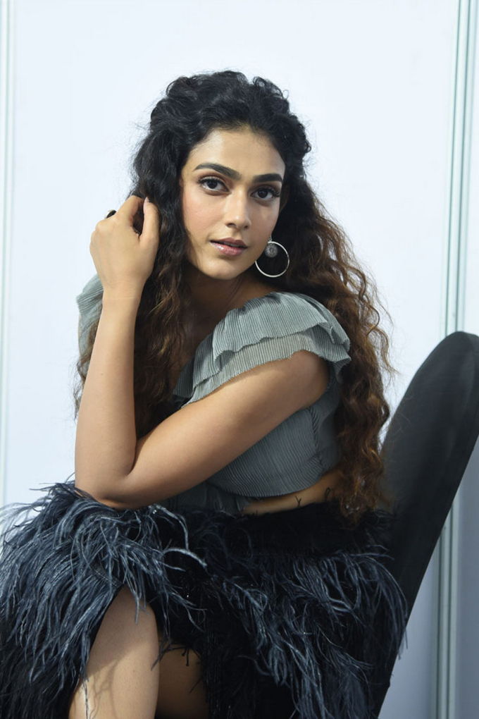 Beautiful Telugu Actress Akanksha Singh images At Devadas Movie Audio