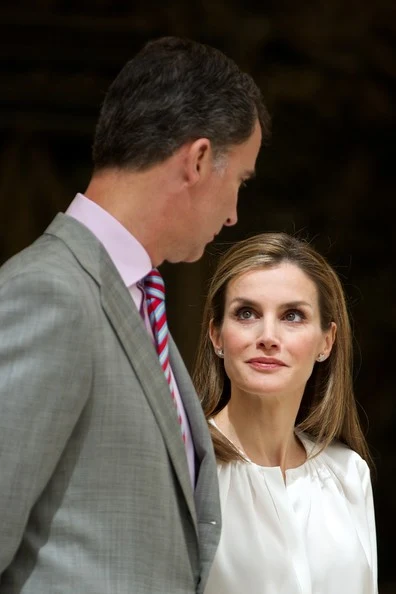 King Felipe and Queen Letizia at a reception to members of the Ruta Quetzal BBVA 2014 expedition 