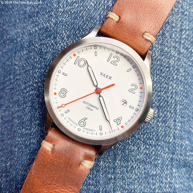 Vaer Automatic White Design 