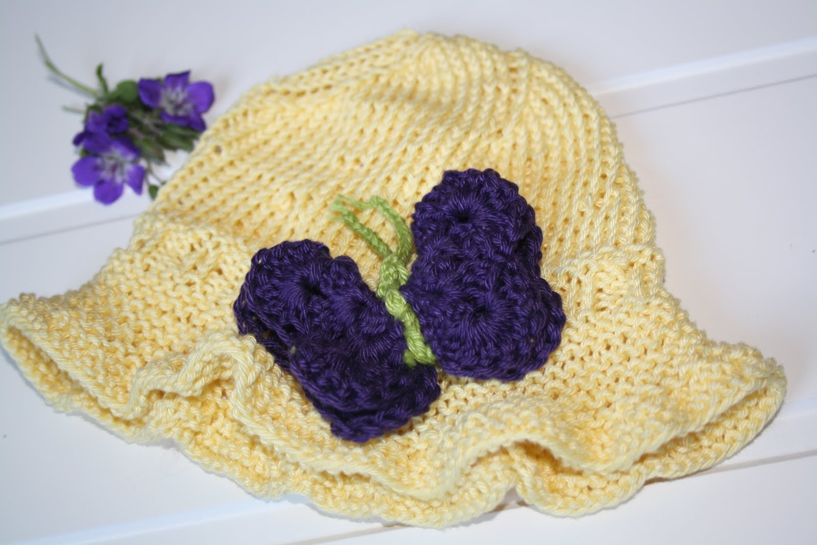 Heklet Sommerfugl Med Magisk Ring