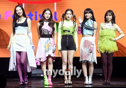 Red Velvet 'Zimzalabim' geri dönüş showcase'i düzenledi