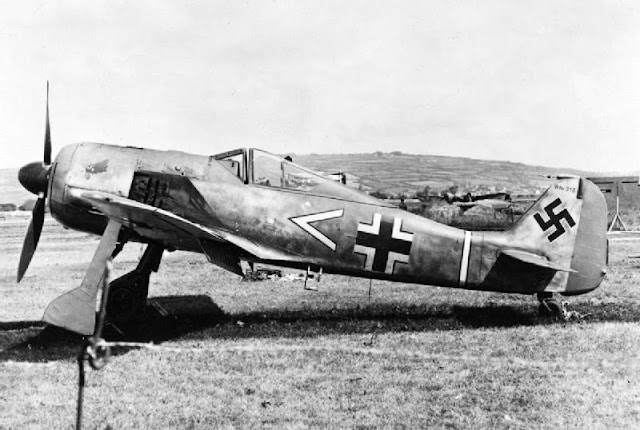 World War Ii In Pictures Focke Wulf Fw 190 Top German Fighter