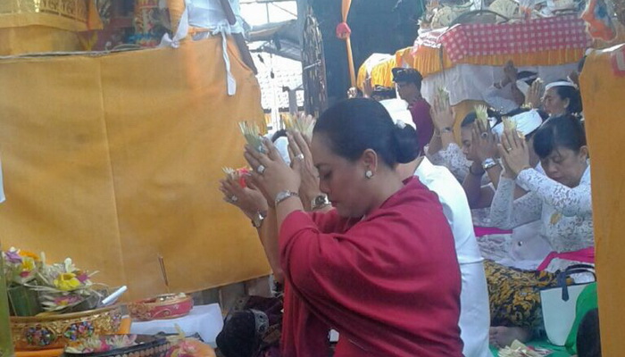 Bupati Eka: Jangan Bangun Pura Megah Kemudian Tidak Mau Merawat