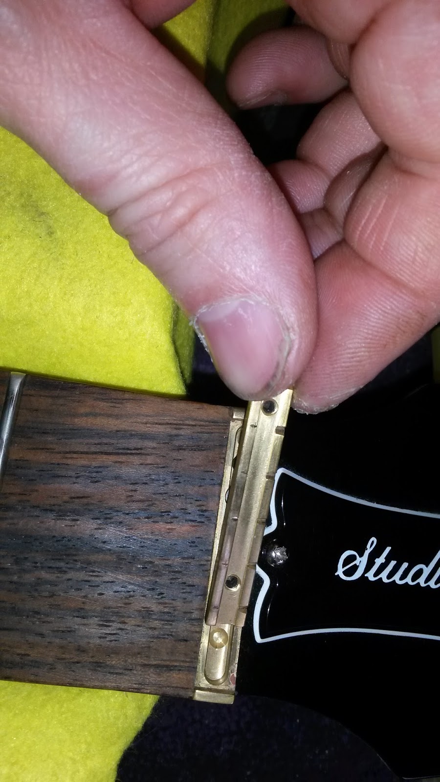 Replacing a Gibson zero fret nut Replacing a Gibson zero fret nut