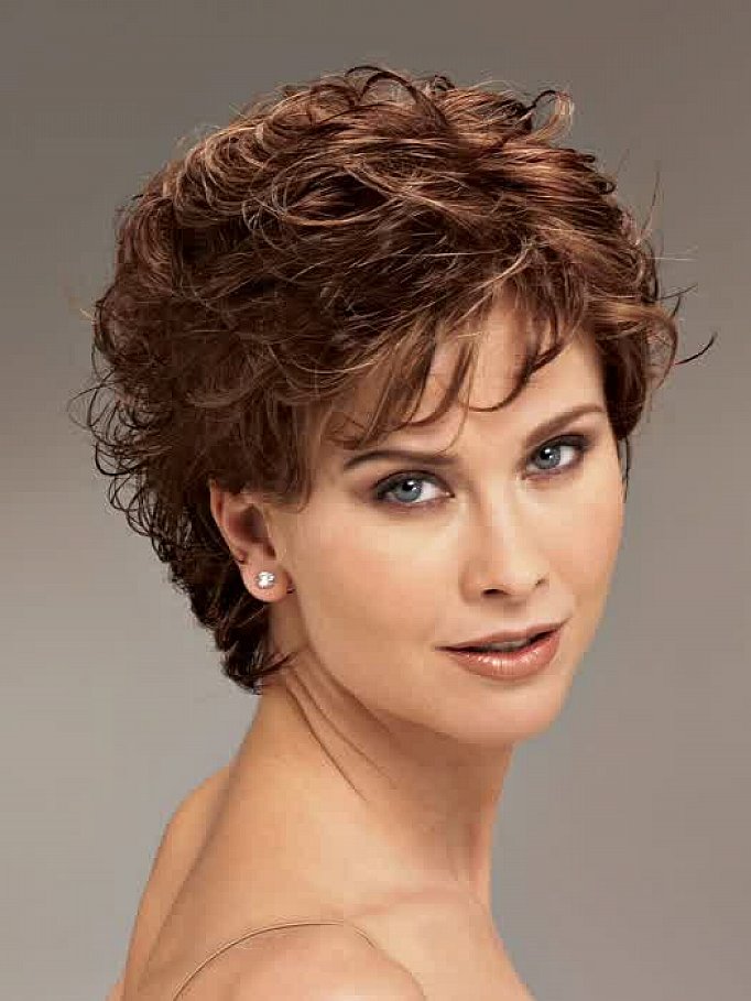 Internex Posed: Hairstyles For Round Faces over 50